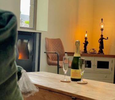 Vireux-Wallerand House | La Chapelle dans le bois