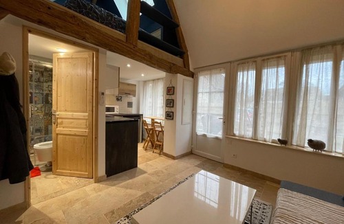 Bois-Jerome-Saint-Ouen House | La chapelle de Monet - logis Eglantine