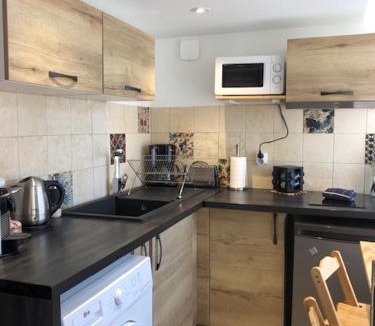 Bois-Jerome-Saint-Ouen House | La chapelle de Monet - logis Eglantine