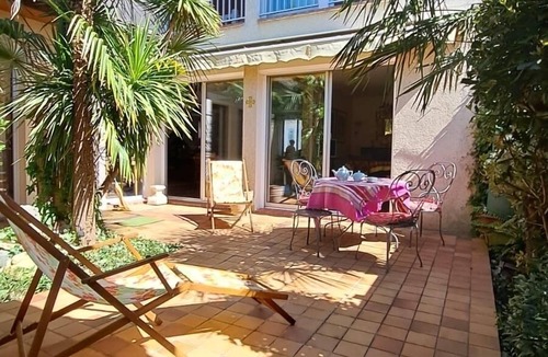 Condom House | La Charmante Condomoise