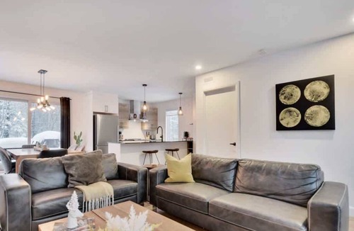 Pont-Rouge Ski Chalet | La Charmante - Cozy et familial