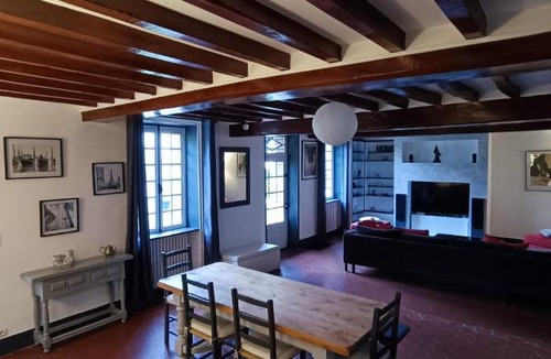 Montcresson House | La Charmault