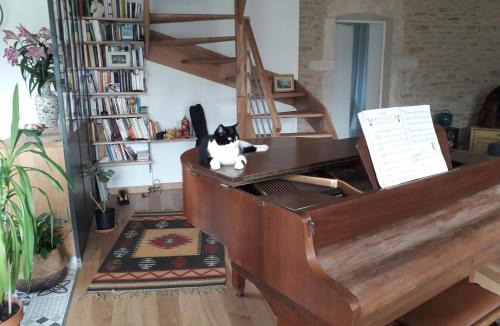 Jalogny Bed & Breakfast | "La Charme"