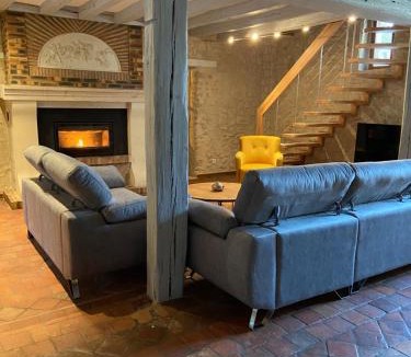 Thesee House | La Charmeraie : gîte de charme, piscine et spa