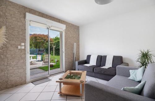 Saint-Meloir-des-Ondes House | La Charmeuse