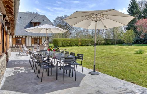 Saint-Etienne-l'Allier House | La Charmille