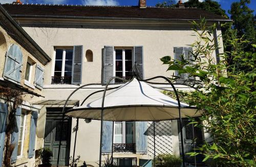 Plailly House | LA CHASSE ROYALE