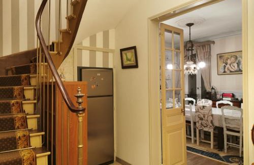 Plailly House | LA CHASSE ROYALE