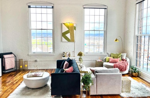 Utica Apartment | La Chateau at 505