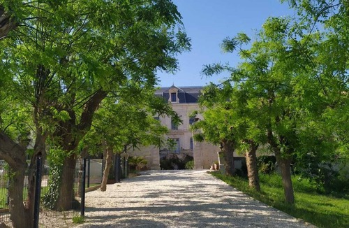 Vendres Bed & Breakfast | La Châtelaine -Château La Vidalle - Charming bed and breakfast in the heart of a stud farm