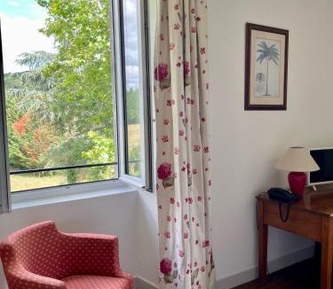 Saint-Etienne-de-Maurs Hotel | La Chatelleraie