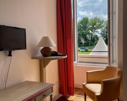 Saint-Etienne-de-Maurs Hotel | La Chatelleraie