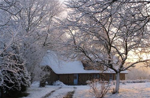Ablon House | La Chaumière aux Faisans