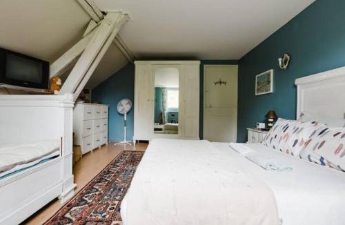Les Rues-des-Vignes Bed & Breakfast | La chaumière du Tordoir