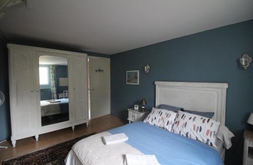 Les Rues-des-Vignes Bed & Breakfast | La chaumière du Tordoir