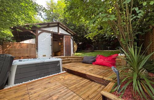 Coupvray Apartment | La Chaumière Luxury Domain with 2 Apartments Spa and Pool near Disneyland
