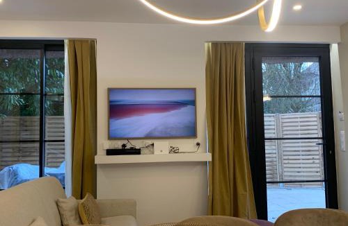 Coupvray Apartment | La Chaumière Luxury Domain with 2 Apartments Spa and Pool near Disneyland