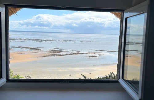 Champeaux House | La Chaumière Vauban Vue Mer et Mont St Michel