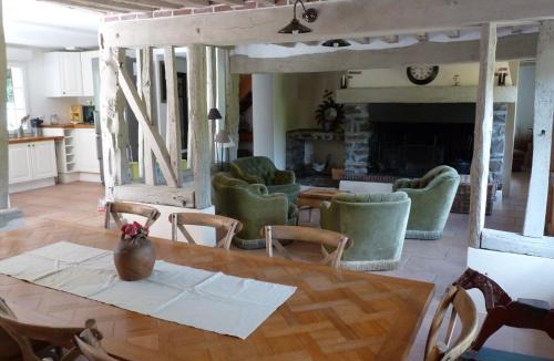 Saint-Leger-de-Rotes House | LA CHAUMIERE