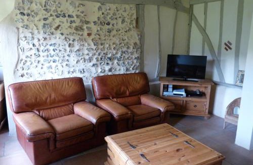 Saint-Leger-de-Rotes House | LA CHAUMIERE