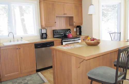 Pohenegamook Ski Chalet | La Chaumiere - Lakefront & Private Beach
