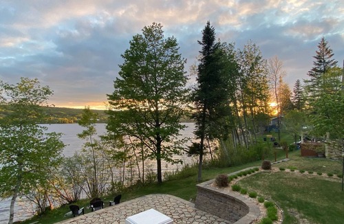 Pohenegamook Ski Chalet | La Chaumiere - Lakefront & Private Beach