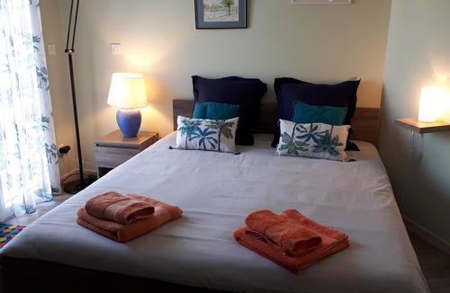 Sainte-Marthe Bed & Breakfast | La Chenaie bedroom Émilie