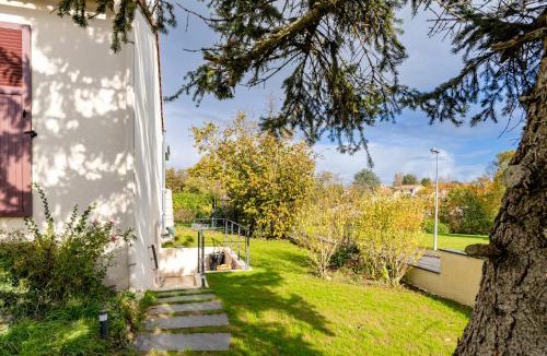 Saint-Christophe-du-Bois Apartment | La Chevallerie