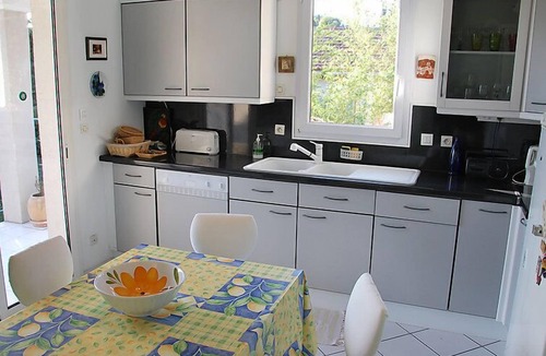 Villeneuve-les-Avignon House | La Cigale by Interhome