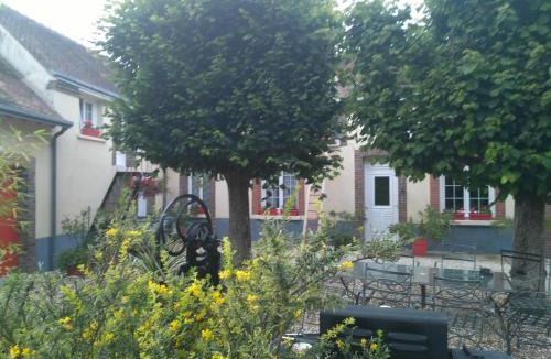 Villemandeur House | La cité des abeilles