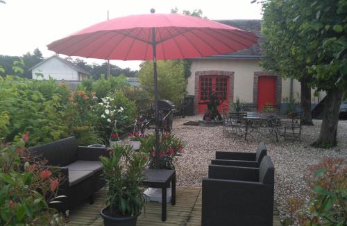 Villemandeur House | La cité des abeilles