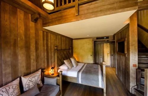 Plailly Hotel | La Cite suspendue