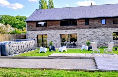Treillieres Bed & Breakfast | La Clairière Aux Chênes 1 Guest Room with Shared Pool, Wi-Fi, and Air Conditioning