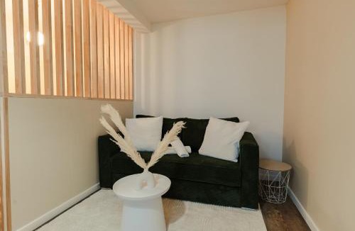 Faubourg Saint-Jacques Apartment | La Claustra, Studio cosy en hyper centre