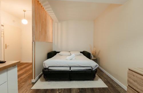 Faubourg Saint-Jacques Apartment | La Claustra, Studio cosy en hyper centre