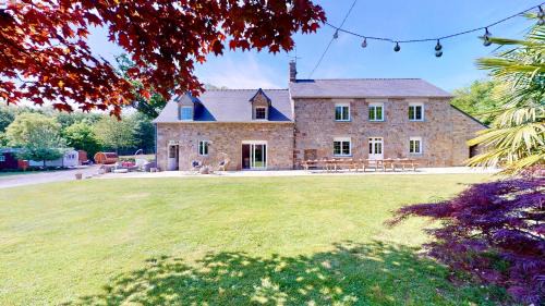 Le Parc House | La Clef Decamp Cornillières Maisonnettes 35 pers jacuzzi, jeux