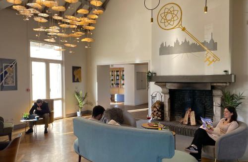 Maslives Hotel | La Clef des Châteaux