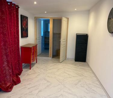 Mecquignies House | La Clef des Champs