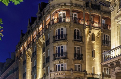 Palais-Royal Apartment | La Clef Louvre Paris by The Crest Collection