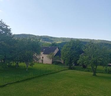 Saint-Come-d'Olt Apartment | La Clematite d'Olt