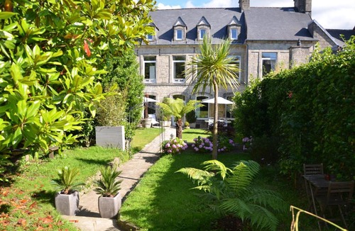 Valognes Bed & Breakfast | La Closerie d'Azélie