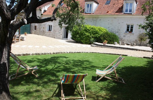 Ocquerre Cottage | LA CLOSERIE DE L'OURCQ Spacious cottage with enclosed garden.