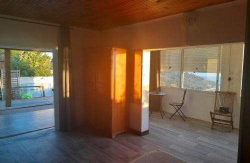 Ile du Levant Apartment | La Coccinelle
