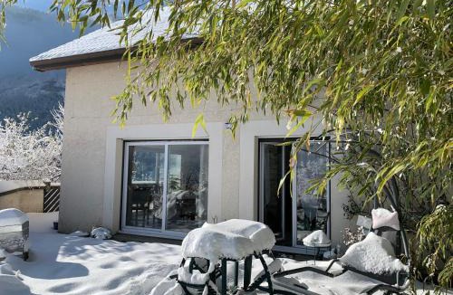 Noyarey Apartment | La coccinelle