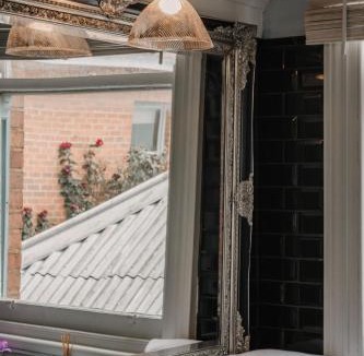 St. Arnaud Hotel | La Cochon Rose Motel