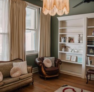 St. Arnaud Hotel | La Cochon Rose Motel