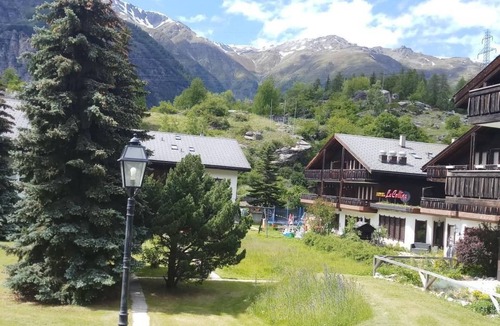 Graechen Apartment | La Collina,Haus C, by Interhome