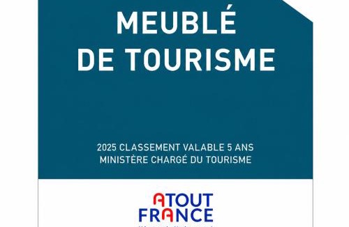 Pont-Hebert Apartment | La Colline - Pont-Hébert - com - Grand Parking gratuit, De 1 à 4 personnes, Tout équipé, Netflix, Amazon Prime Gratuits et Illimités, Matelas Emma, Lave Linge, Vue sur la Vallée, RDC