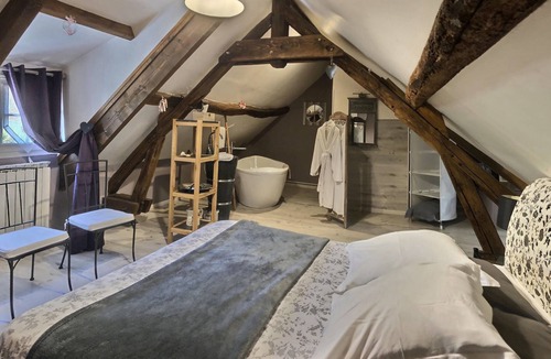 Sainte-Gemme-Moronval House | La Collinière