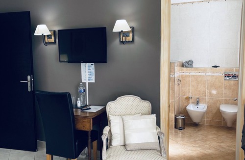 Sainte-Gemme-Moronval House | La Collinière